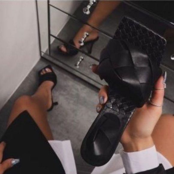 Woven Square Toe MULES - Picture 7 of 7